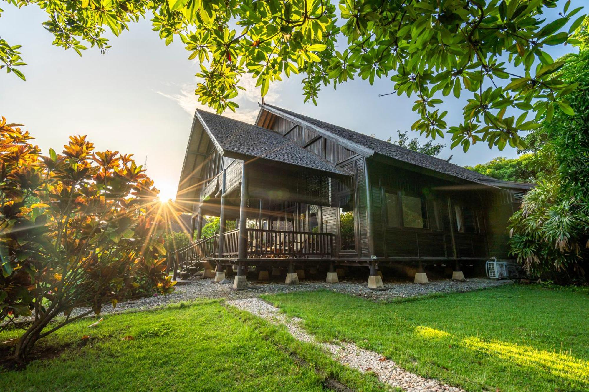 Samawa Seaside Resort 4* Sumbawa